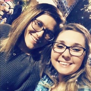 Meet your Posher, Danielle